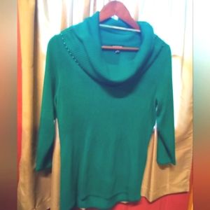 Notations green scoop neck sweater